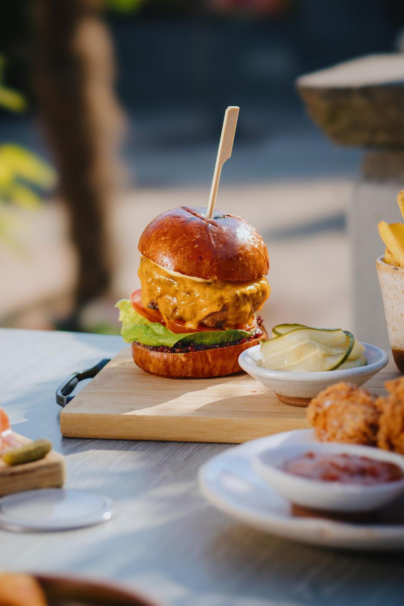 Lanelay Hall Hotel & Spa Hensol Exterior foto A cheeseburger