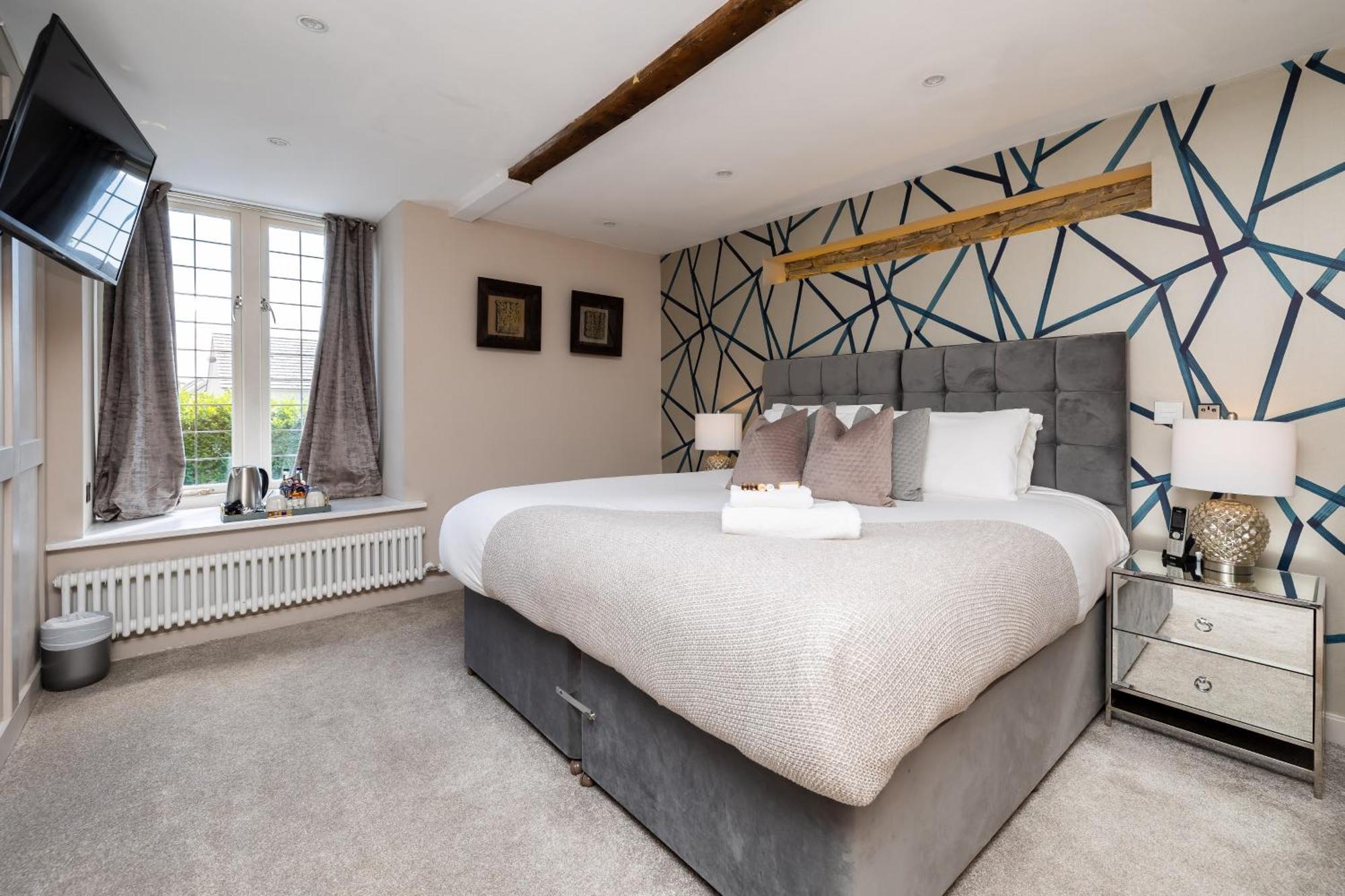 Lanelay Hall Hotel & Spa Hensol Quarto foto The Old Vicarage Hotel