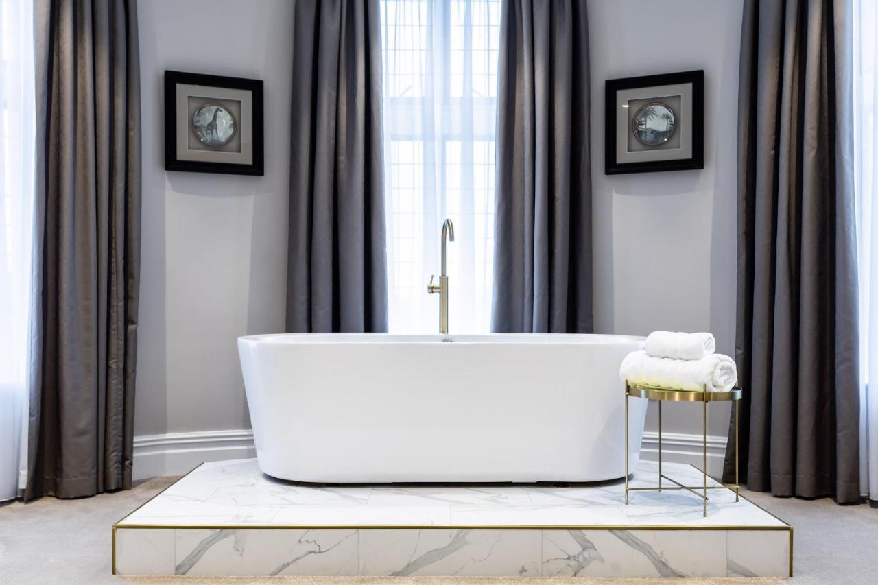 Lanelay Hall Hotel & Spa Hensol Exterior foto A freestanding bathtub